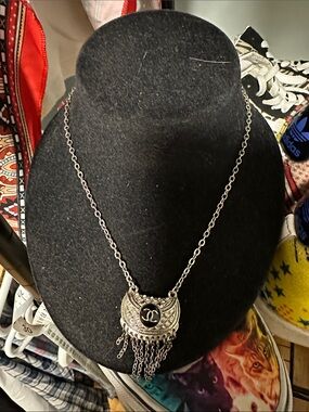 wannabe necklace